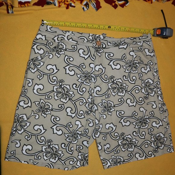Nine Deep HAWAIIAN Jean Shorts - Waist 40x9.5 Inseam - Length 23.5 - Rise 15 - Picture 1 of 7
